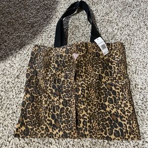 guess gwp leop tote